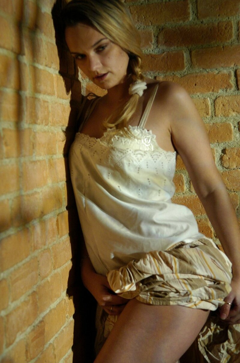Алла, 33